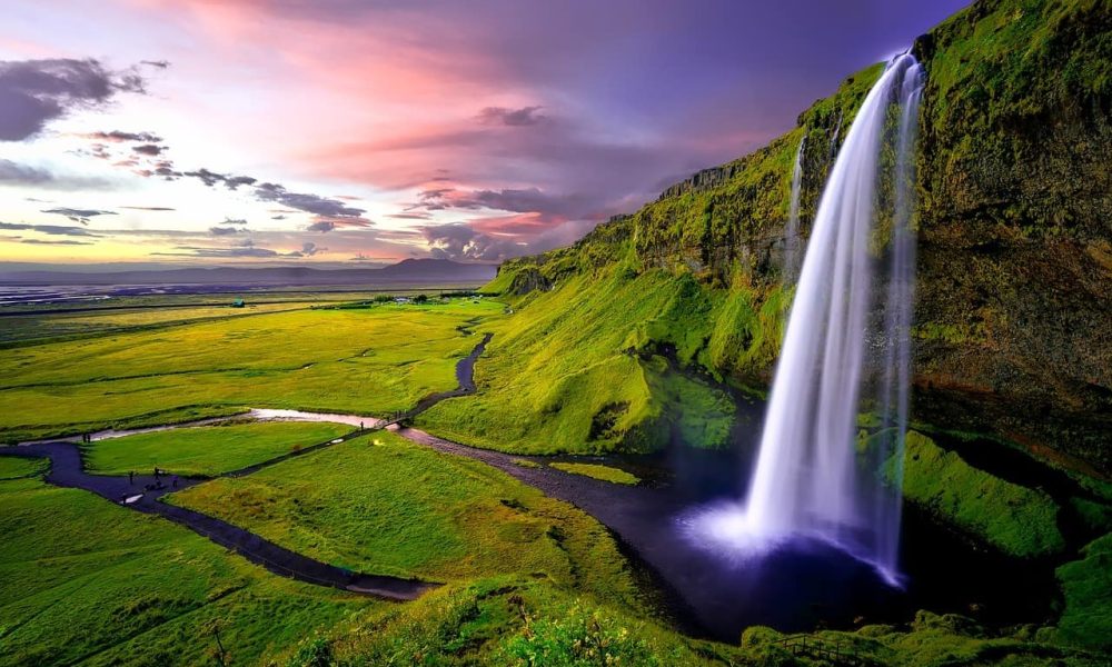 seljalandsfoss-waterfall