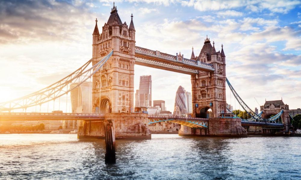 shu-UK-England-London-TowerBridge_295742825-1440x823